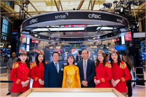 Vietjet Chairwoman Nguyen Thi Phuong Thao attends NYSE Opening Bell as Vietnam enters emerging-market index